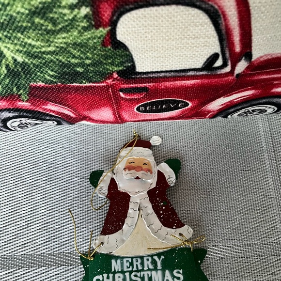 MERRY CHRISTMAS NWOT BURLAP MATERIAL DECOR PILLOW & METAL SANTA CLAUS ORNAMENT - Picture 11 of 17
